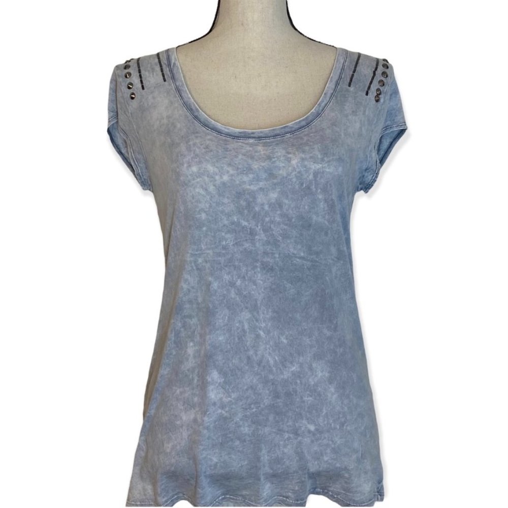 Lyla Acid Wash Studded Short Sleeve T-Shirt Size Medium